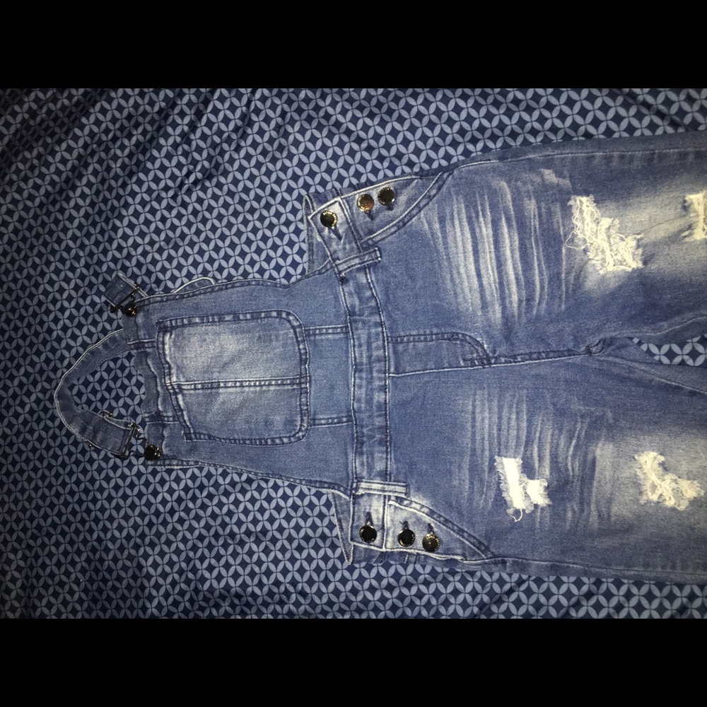 Skinny ripped overalls